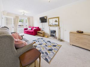 LIVING ROOM- click for photo gallery